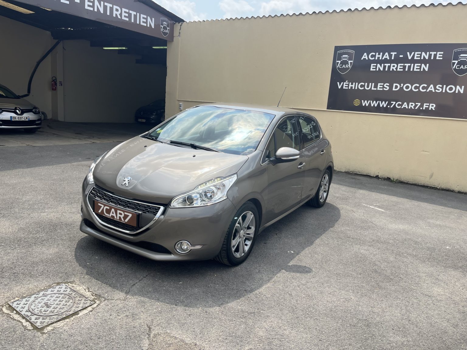 PEUGEOT 208 ALLURE .2013.